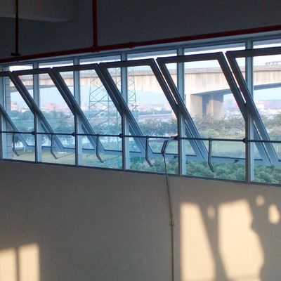 Cuadro de ventana corredera de vidrio con apertura hacia adentro Ventanas de aluminio
