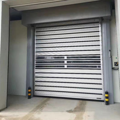 Cuadro de la puerta de la persiana de rodillo de aluminio de plata Puerta rodante comercial ventilada